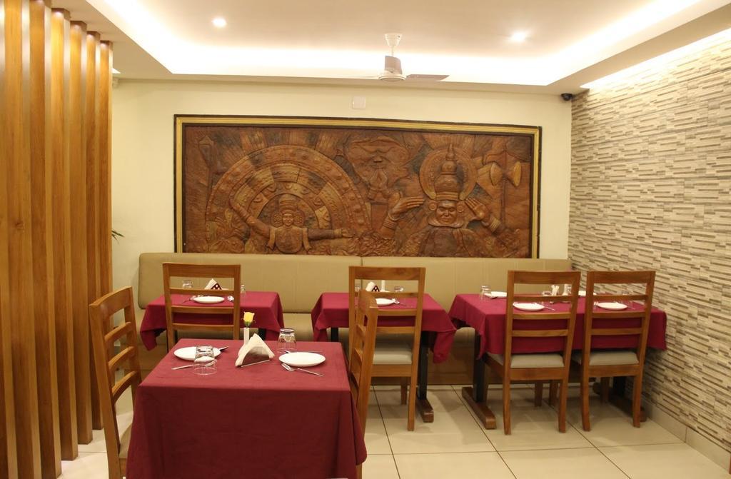 Issacs Regency Hotel Sultan Bathery Exterior foto