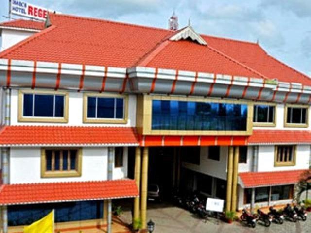 Issacs Regency Hotel Sultan Bathery Exterior foto